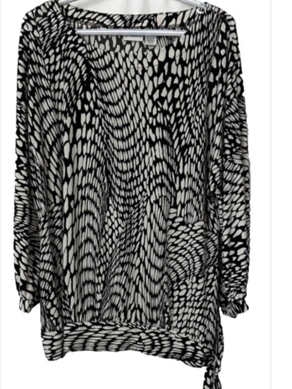 Gorgeous Women's Size 2 (L12) Black White Geometric Blouse made in USA